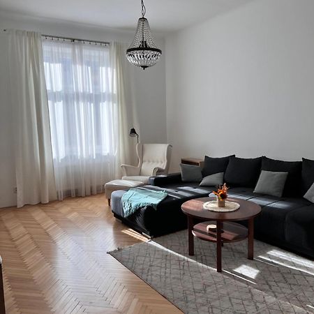 Stylish Flat In City Centre Pozsony Kültér fotó