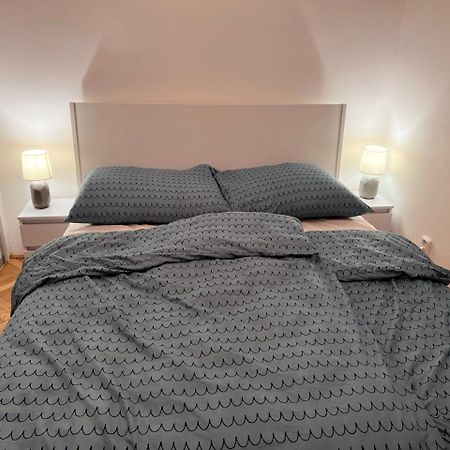 Stylish Flat In City Centre Pozsony Kültér fotó