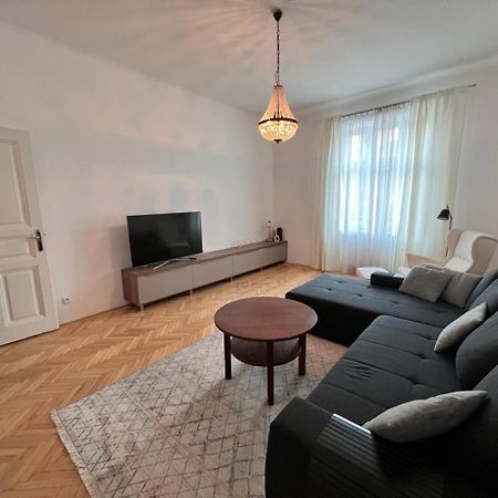 Stylish Flat In City Centre Pozsony Kültér fotó