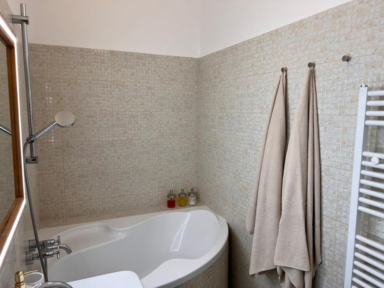 Stylish Flat In City Centre Pozsony Kültér fotó